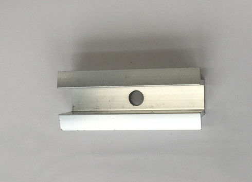 PV陽極酸化された表面処理の中間クランプ太陽電池パネルの屋根の土台システム